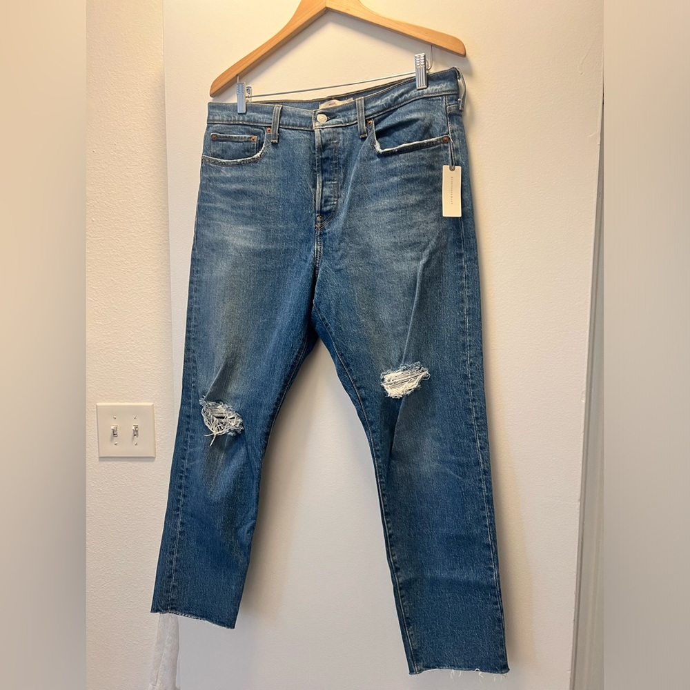 NWT Levi’s Wedgie Distressed Cotton Blend Jeans Size 32, Button Fly, Raw Hem